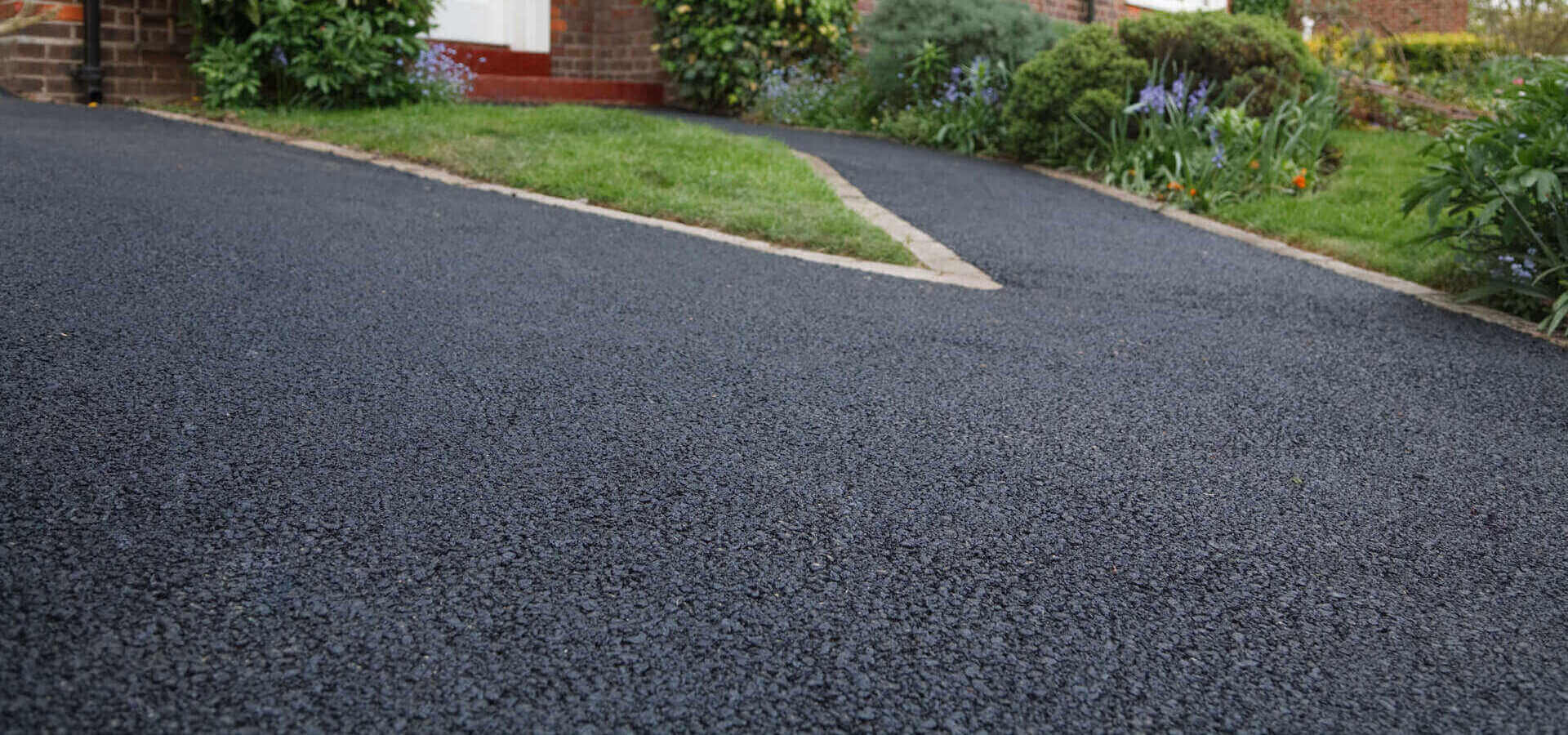 quality driveways tarmac services