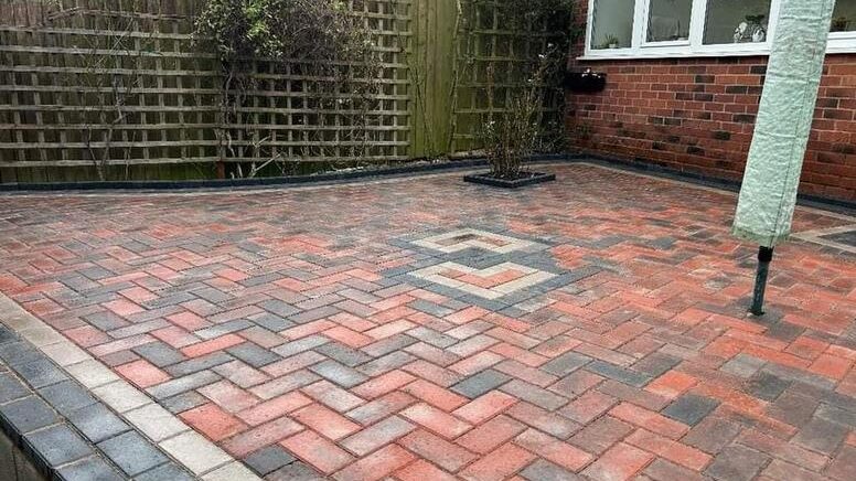 rear garden patio block paved area in chalfont st giles 04